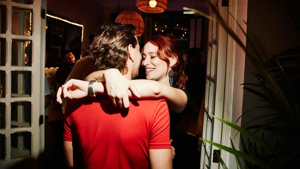 Why Gen Zers Prefer Casual Dating Over Serious Relationships